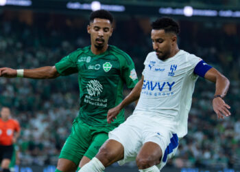 Al Ahli marca três vezes em 13 minutos e arranca empate com Al Hilal na Liga Saudita