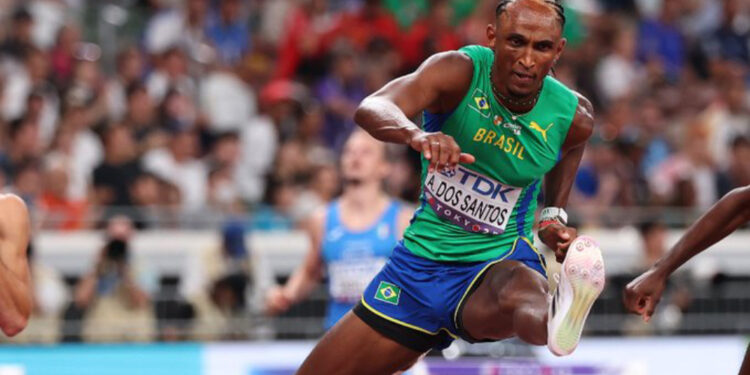 Alison dos Santos garante vaga na final dos 400m com barreiras no Mundial de Atletismo