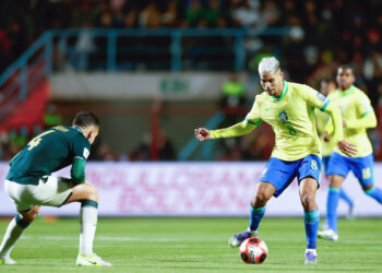 Bolívia vence o Brasil na altitude e garante vaga na repescagem da Copa do Mundo
