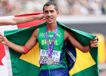 Caio Bonfim é prata nos 35 km da marcha atlética no Mundial de Atletismo