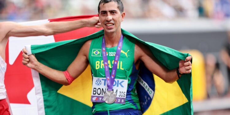 Caio Bonfim é prata nos 35 km da marcha atlética no Mundial de Atletismo