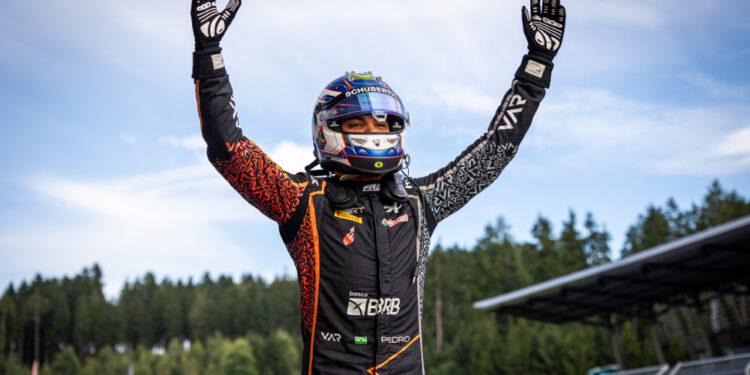 Pedro Clerot vence de ponta a ponta na Áustria e se aproxima dos líderes da FRECA