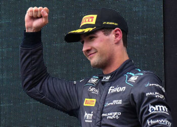 F2: Crawford faz a pole no Azerbaijão em sessão marcada por acidentes