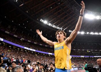 Duplantis quebra recorde mundial do salto com vara pela 14ª vez e leva o ouro em Tóquio