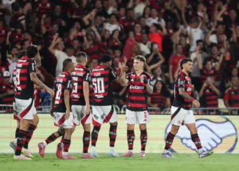 Com direito a gol relâmpago, Flamengo derrota Estudiantes no Maracanã pela Libertadores