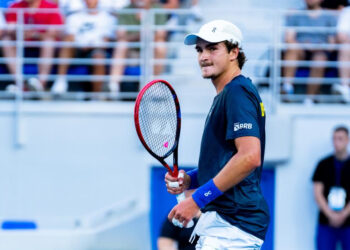 João Fonseca bate Tsitsipas e garante vitória do Brasil na Copa Davis