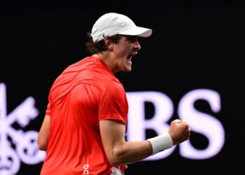 João Fonseca vence Cobolli e conquista primeiro ponto do Time Mundo na Laver Cup