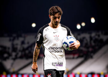 Garro sofre lesão na panturrilha e vira desfalque no Corinthians