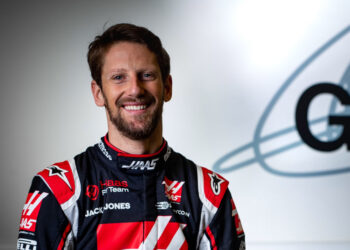 Grosjean vai pilotar carro da F1 pela primeira vez desde acidente no Bahrein