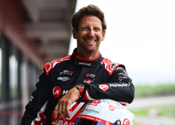 Grosjean se emociona ao pilotar F1 pela primeira vez após acidente