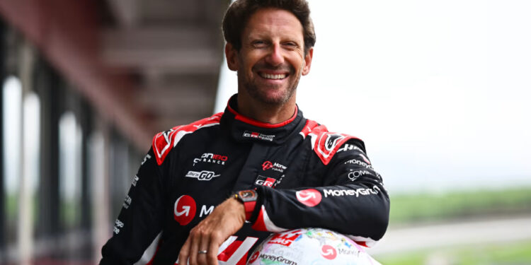 Grosjean se emociona ao pilotar F1 pela primeira vez após acidente