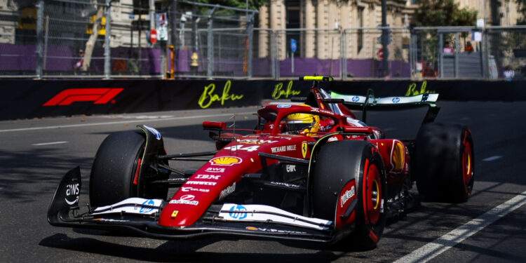 Hamilton lidera dobradinha da Ferrari no TL2 no Azerbaijão; Bortoleto é 15º