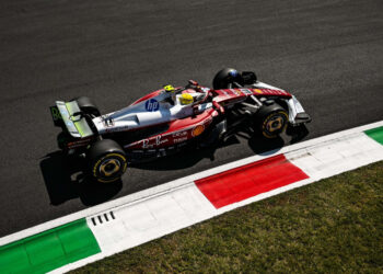 Hamilton empolga torcida e lidera dobradinha da Ferrari no TL1 em Monza; Bortoleto é 11º