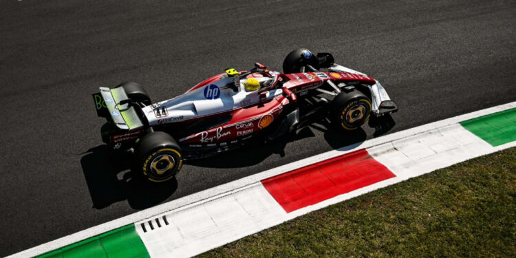 Hamilton empolga torcida e lidera dobradinha da Ferrari no TL1 em Monza; Bortoleto é 11º