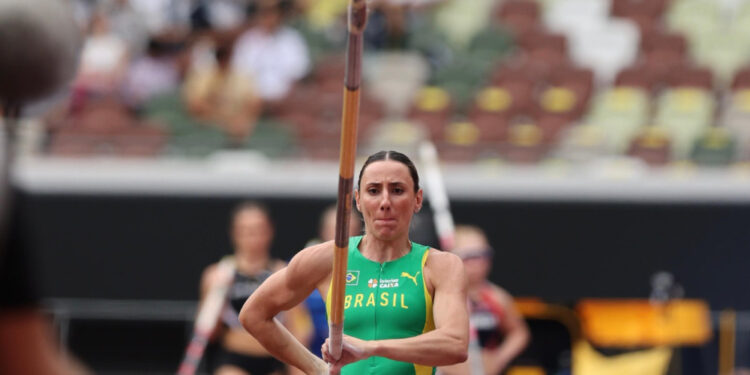 Com Juliana Campos, Brasil volta à final do salto com vara feminino em um Mundial após dez anos