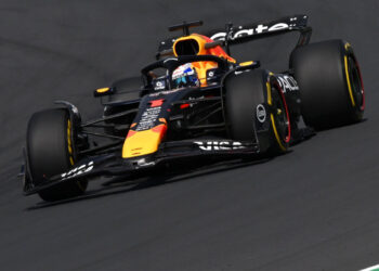 Verstappen desbanca McLaren e garante a pole na Itália; Bortoleto larga em 7º