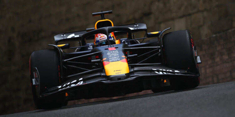 Verstappen crava a pole em classificação caótica no Azerbaijão; Bortoleto é 13º