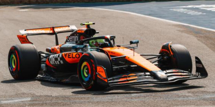 Norris comanda dobradinha da McLaren no TL1 em Baku; Bortoleto é 14º
