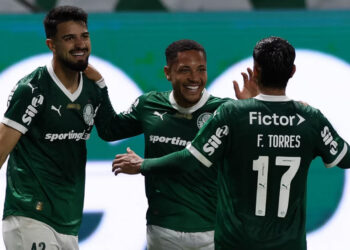 Palmeiras entra de vez na briga pelo título. Só ele e o Fla competem