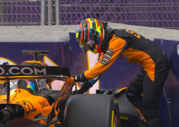 Piastri bate na primeira volta e abandona GP do Azerbaijão