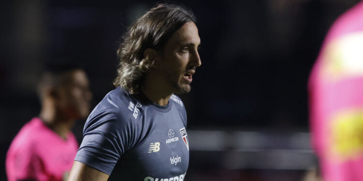 Fluminense anuncia contratação do técnico Luis Zubeldía