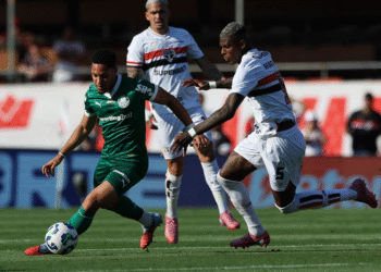 Em jogo eletrizante, Palmeiras vence o São Paulo de virada em pleno Morumbi