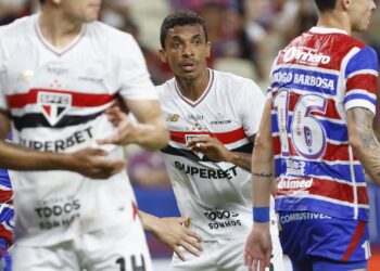 Luiz Gustavo retorna ao São Paulo após seis meses: “Sentimento de gratidão pela vida”