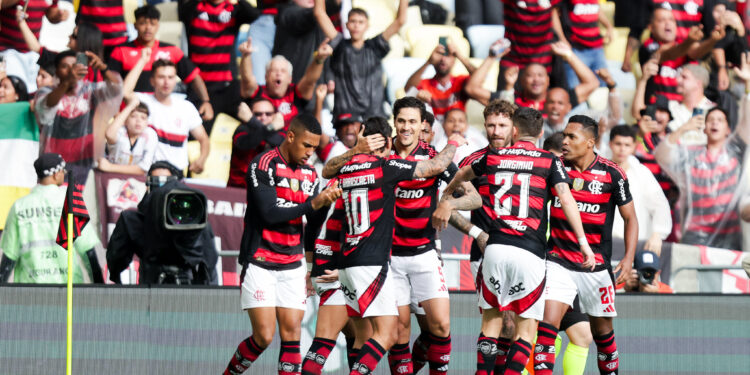 Flamengo bate o Palmeiras e esquenta disputa pelo título do Brasileirão