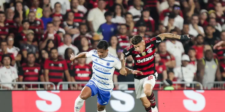 Flamengo empata com o Cruzeiro e mantém distância na liderança do Brasileiro