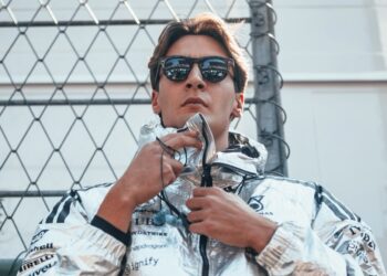 “Minha vaga está em minhas mãos”, diz Russell sobre nova cláusula de contrato com a Mercedes