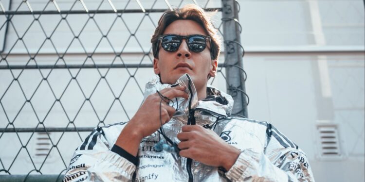 “Minha vaga está em minhas mãos”, diz Russell sobre nova cláusula de contrato com a Mercedes