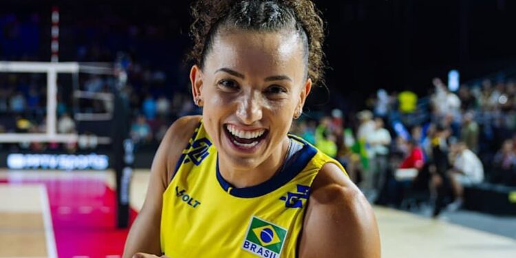 Capitã do Brasil, Gabi assume namoro com influenciadora: “Estou muito feliz”