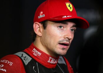 Leclerc desabafa após Singapura e diz que Ferrari não tem solução