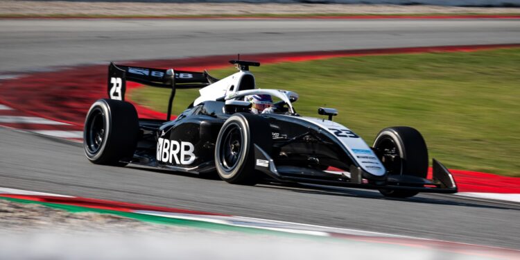 Pedro Clerot é o melhor rookie em dia de testes da F3 em Barcelona