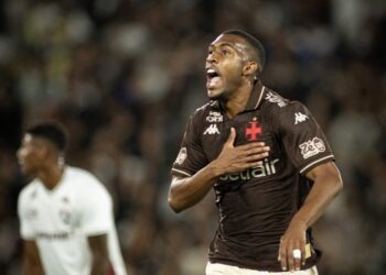 Rayan decide mais uma vez e Vasco derrota o Fluminense no Maracanã