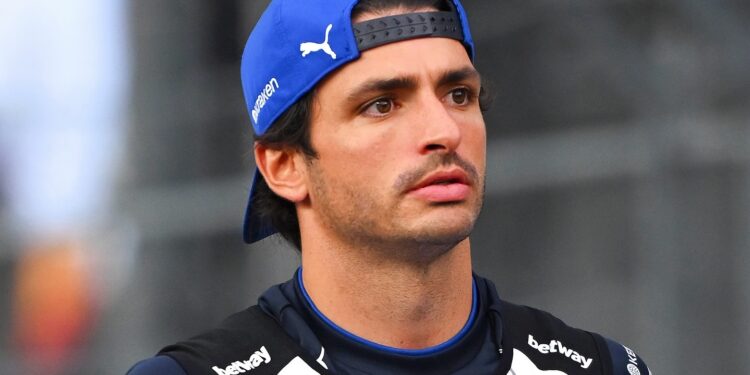 Sainz comenta disputa entre Piastri e Norris na McLaren: “Relativamente sob controle”