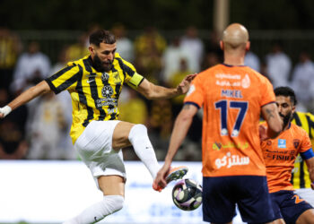 Benzema perde pênalti e Al Ittihad só empata na Liga Saudita