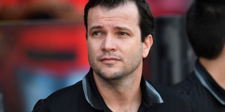 Sport anuncia saída do técnico Daniel Paulista