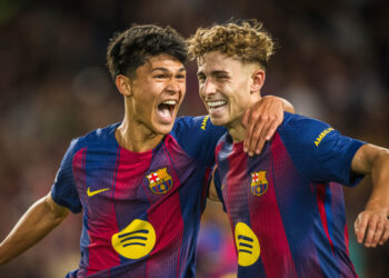 Com três de Fermín López, Barcelona atropela o Olympiacos pela Champions