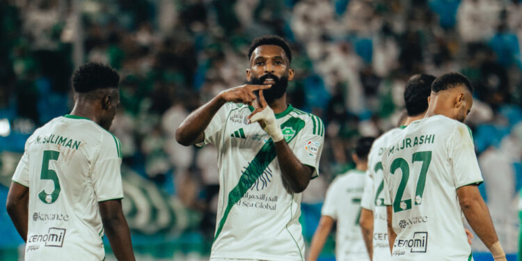 Al Ahli vence o lanterna e se aproxima dos líderes da Liga Saudita