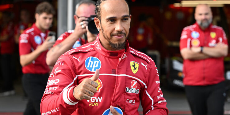 Briatore confia em reação de Hamilton em 2026: “Vai voltar a lutar por vitórias”