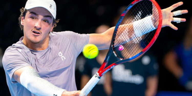 João Fonseca perde para holandês e cai na estreia em Bruxelas