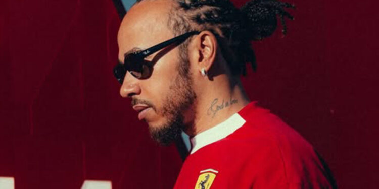 “Estamos indo na direção certa, Roma não foi construída em um dia”, diz Hamilton sobre trabalho com a Ferrari