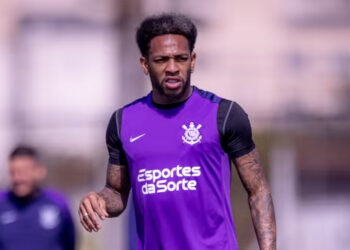 Corinthians define punição a Martínez após ausência em treinos