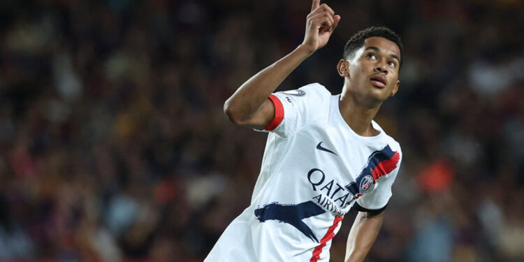 PSG marca no fim e vence o Barcelona de virada na Liga dos Campeões