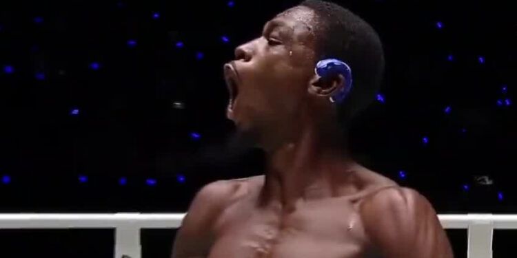 Britânico vence luta com nocaute avassalador no ONE Friday Fights