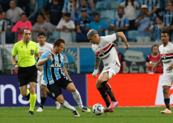 São Paulo perde para o Grêmio e segue distante do G6 do Brasileirão