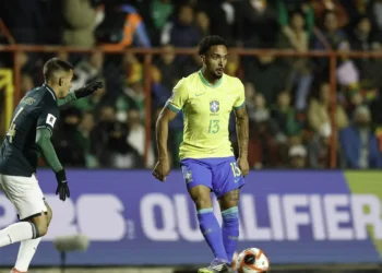 Vitinho, do Botafogo, é convocado para a seleção após corte de Vanderson