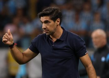 Abel explica a queda do Palmeiras pela arbitragem