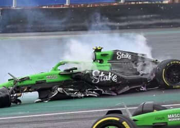 Bortoleto bate forte na última volta da sprint race em Interlagos; assista